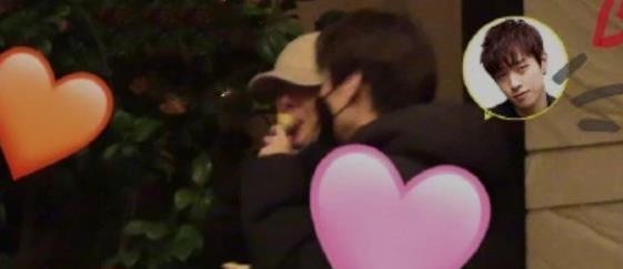 国产区情侣,浪漫瞬间，温馨时光